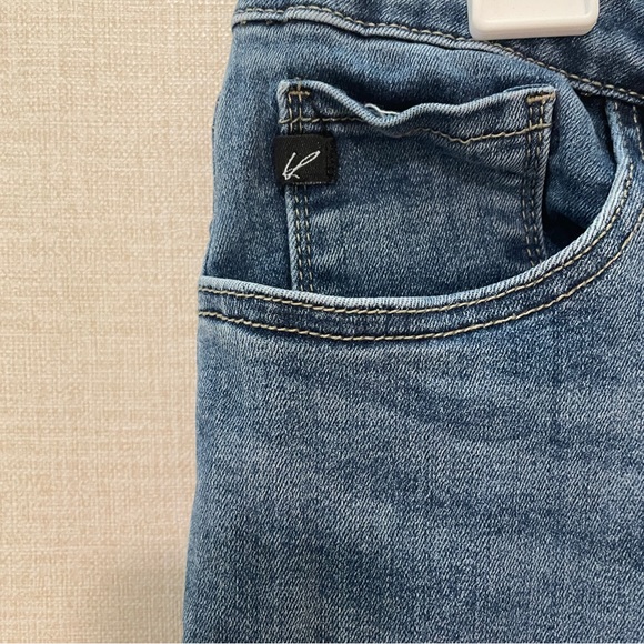 Kancan skinny jean no distressing size 11. - Picture 5 of 6